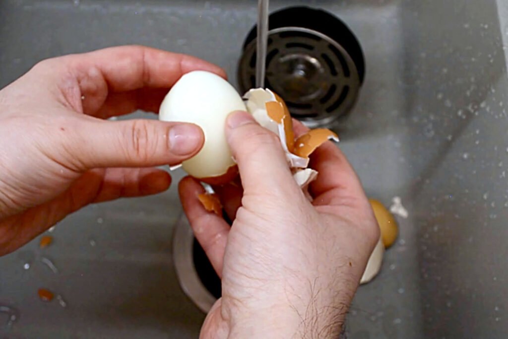 Peel Hard Boiled Eggs