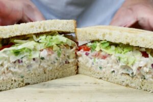 Sandwich with Lettuce