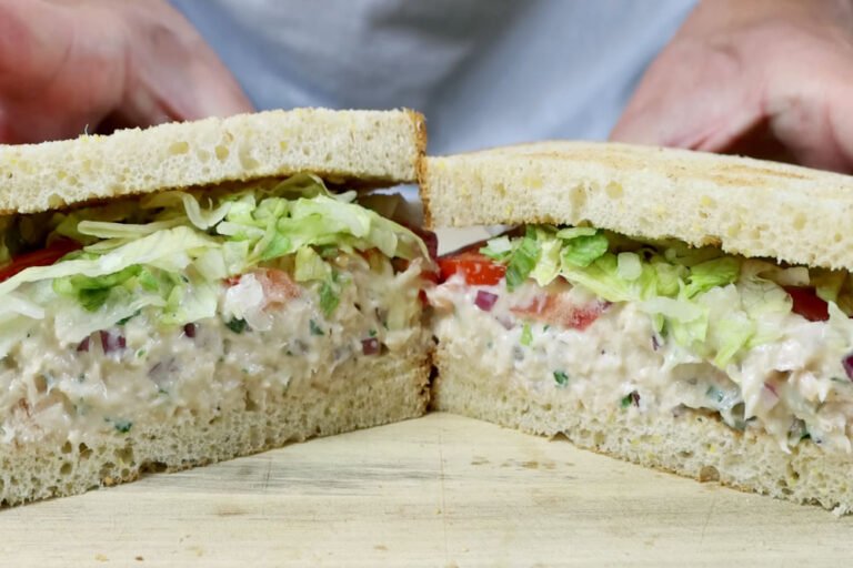 Sandwich with Lettuce
