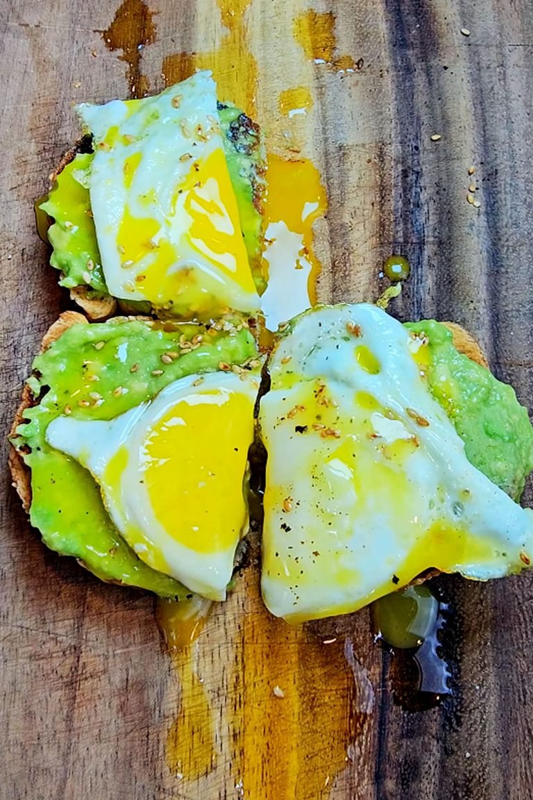 Avocado Toast Recipe with Egg